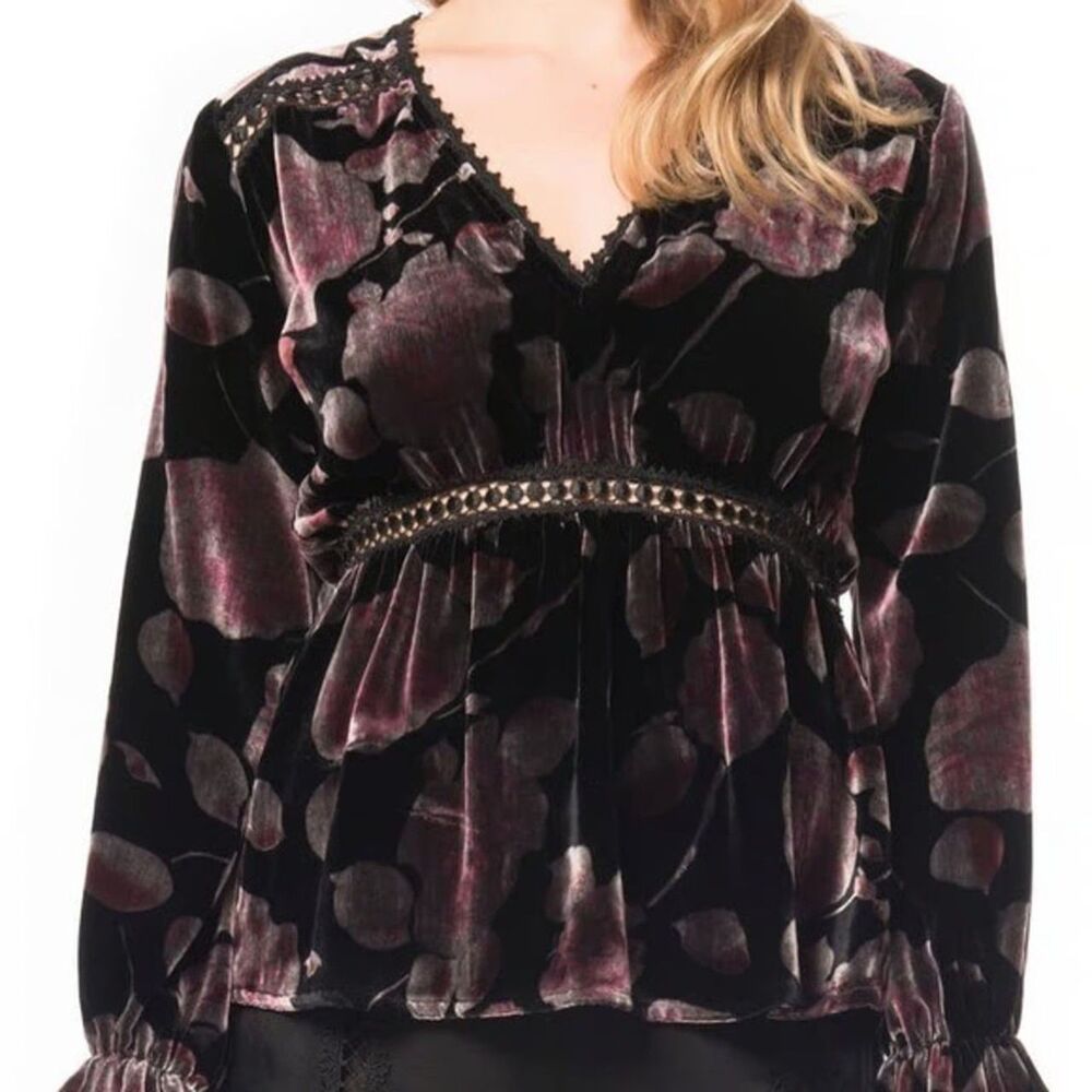 Willow & Clay Corinne Floral Velvet Top Witchy Bell Sleeve Whimsygoth Size M